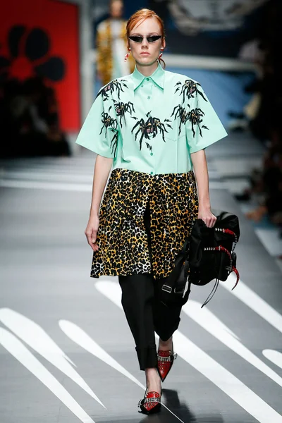 Look 28